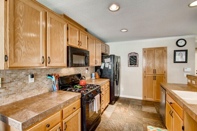 Foto del edificio - Stylish 3-Bedroom Townhome Near San Luis R...