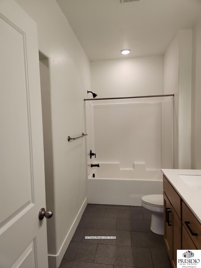 Building Photo - 862 W 480 S