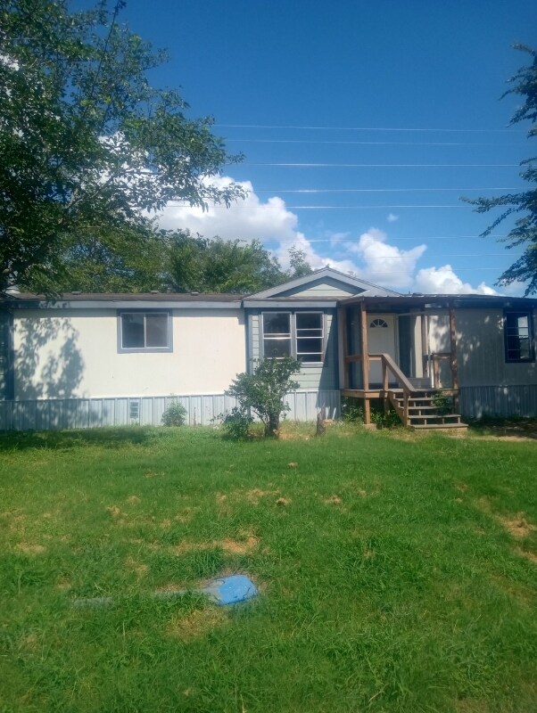 Foto principal - 412 Greenfield Dr
