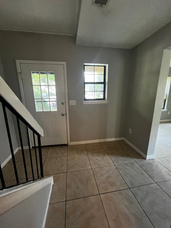 Building Photo - 500 Goldthread Ct