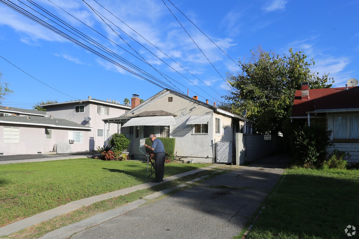 Foto del edificio - 713 E Windsor Rd