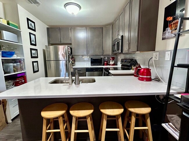 Foto del edificio - 1849 Green Bay Rd