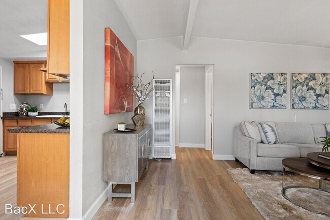 Building Photo - 3 br, 1 bath House - 1252 Cabrillo Ave