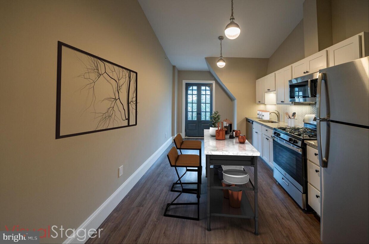 Primary Photo - 29 E Gay St