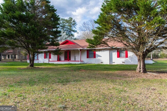 Building Photo - 850 McCullough Rd