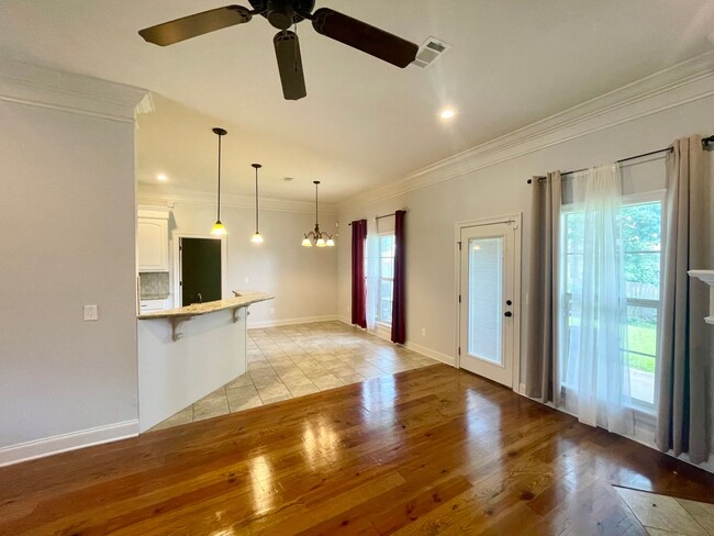 Building Photo - 3 Bed/2 Bath for Rent in Timber Ridge of G...
