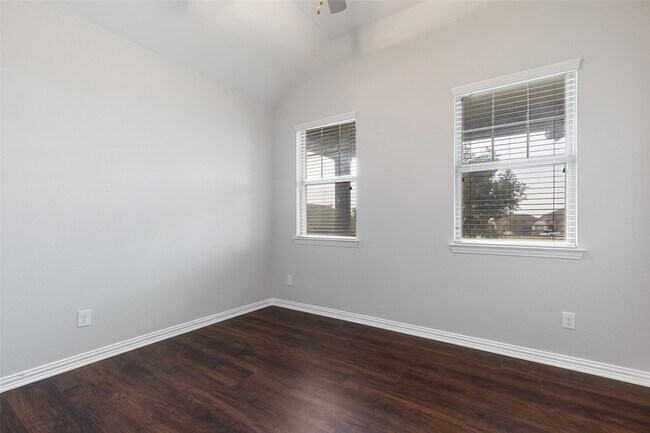 Foto del edificio - 912 Slate Ln