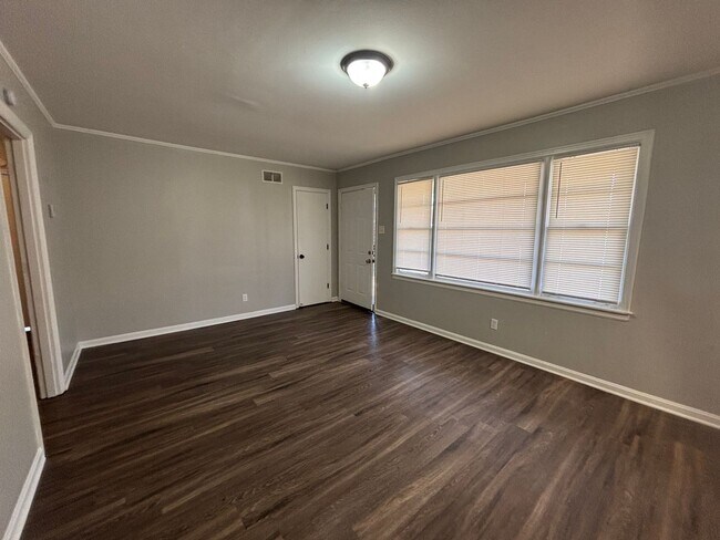 Foto del edificio - 2073 Gayle Ave