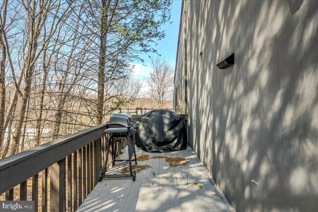 Foto del edificio - 31 Middle Village Way