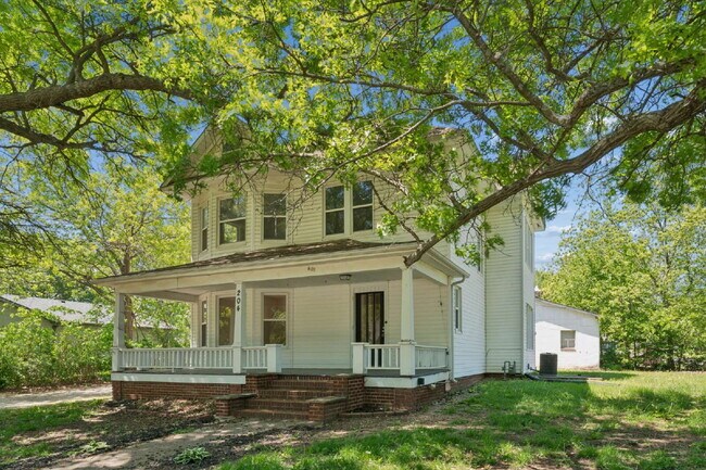 Foto del edificio - Welcome home to this stunning, light-filled rental that truly has it all! Featuring huge living s...
