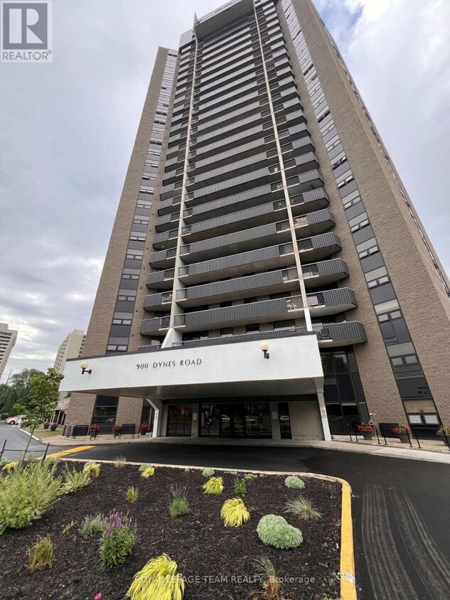 Photo du bâtiment - 900-900 Dynes Rd