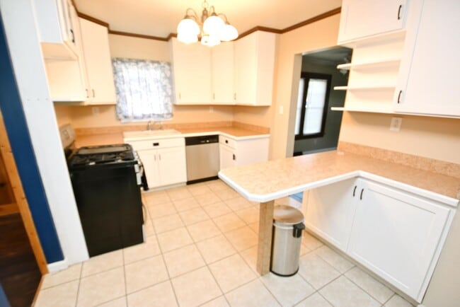 Foto del edificio - 2 bedroom 2 bath home with 2 story garage