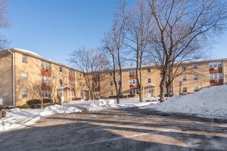 Building Photo - 2 Radio Ave