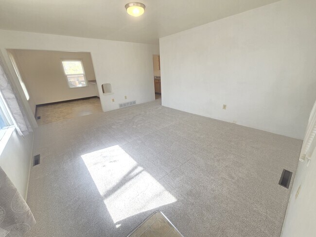 Foto del edificio - 3820 Meadow Ln