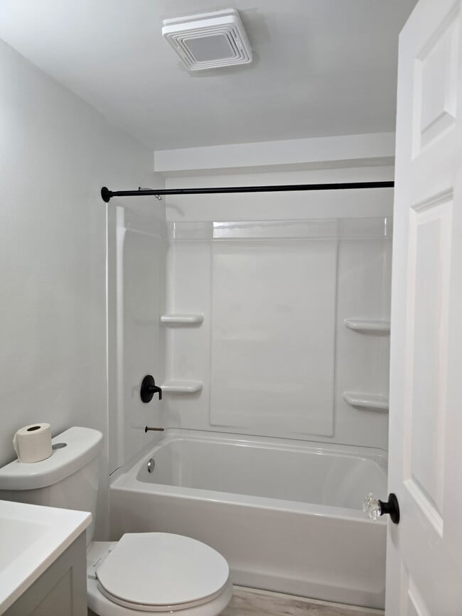 Foto del edificio - 2200 White Cedar Blvd