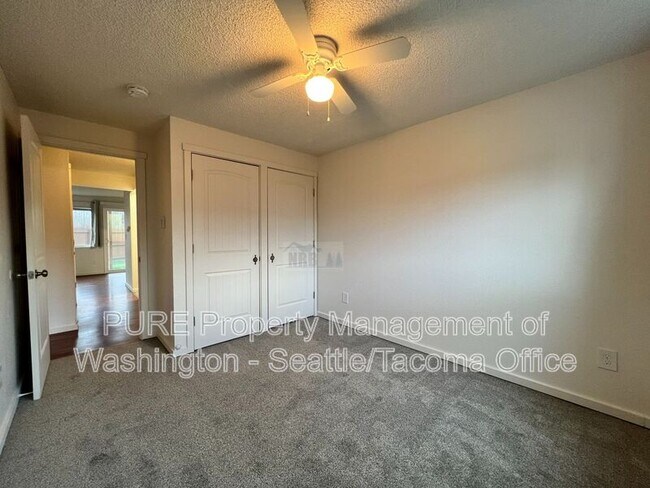Building Photo - 653 Myrtine Street