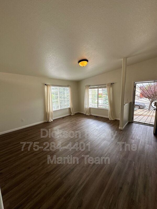 Foto del edificio - 17780 Oakview Ct