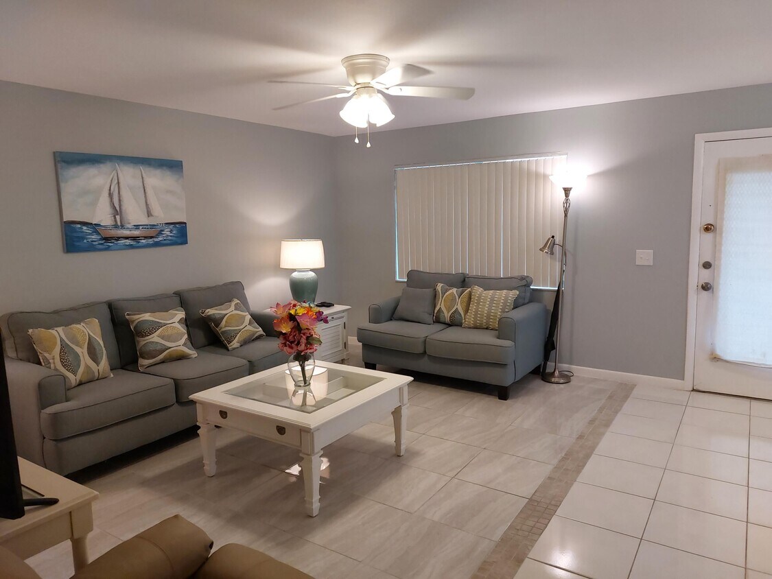 192 Piedmont D, Delray Beach, FL 33484 Condo for Rent in Delray Beach