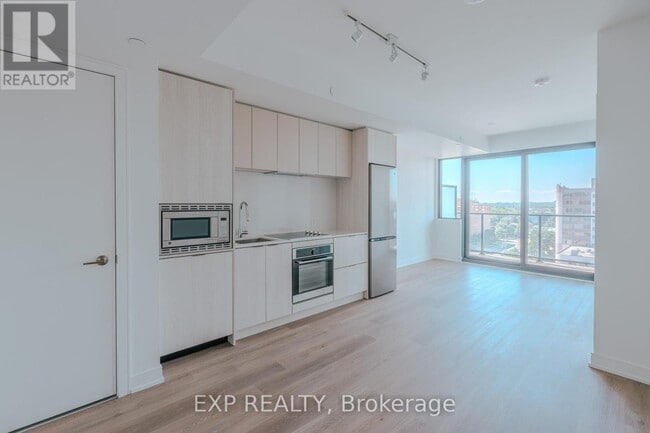Building Photo - 3009-3009 Novar Rd