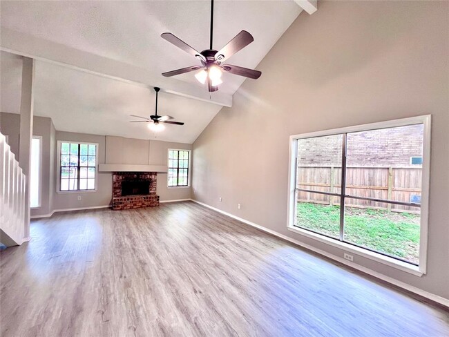 Building Photo - 1927 Brushy Creek Dr