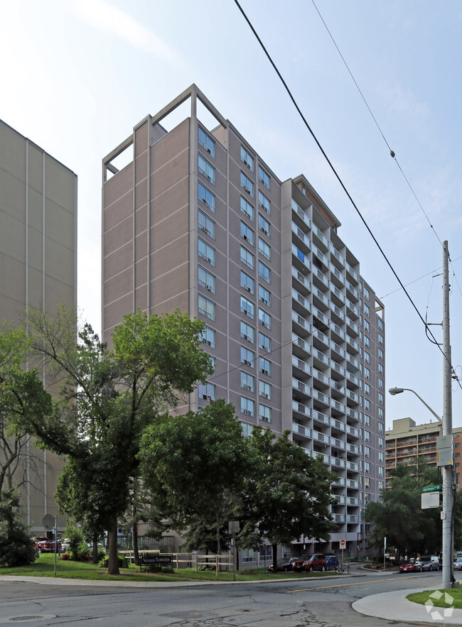 Photo du bâtiment - Vanier Towers