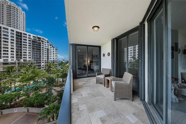Foto del edificio - 520 Brickell Key Dr