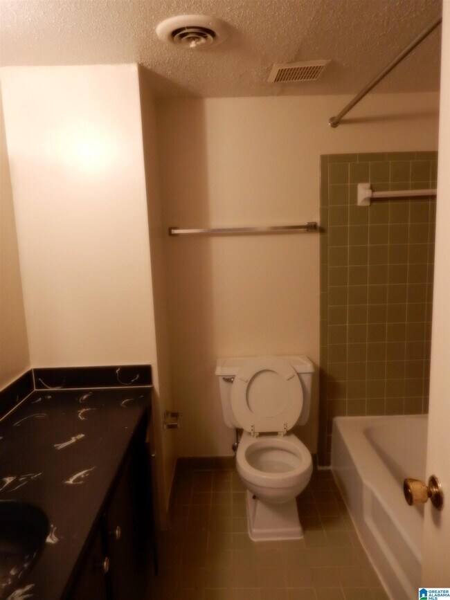 Building Photo - 2325 10th Ct S