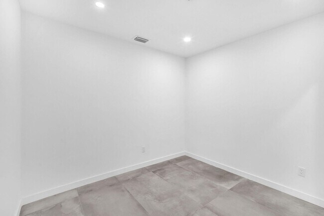 Foto del edificio - 2460 SW 58th Manor