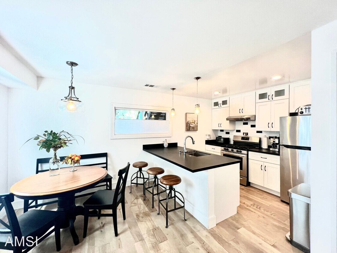 Primary Photo - 1 br, 1.5 bath House - 45 Crescent Ave