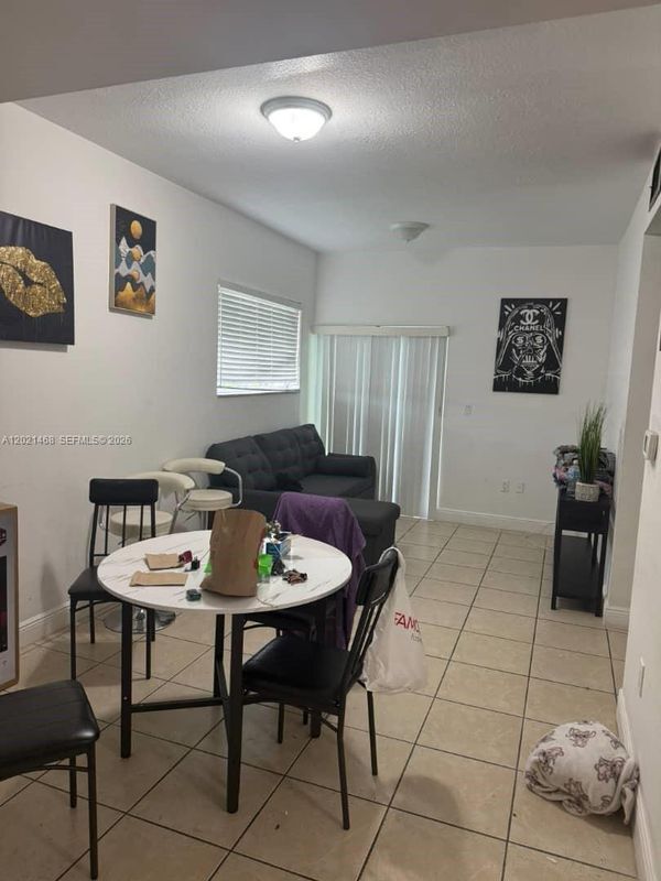 Foto del edificio - 2210 NW 34th St