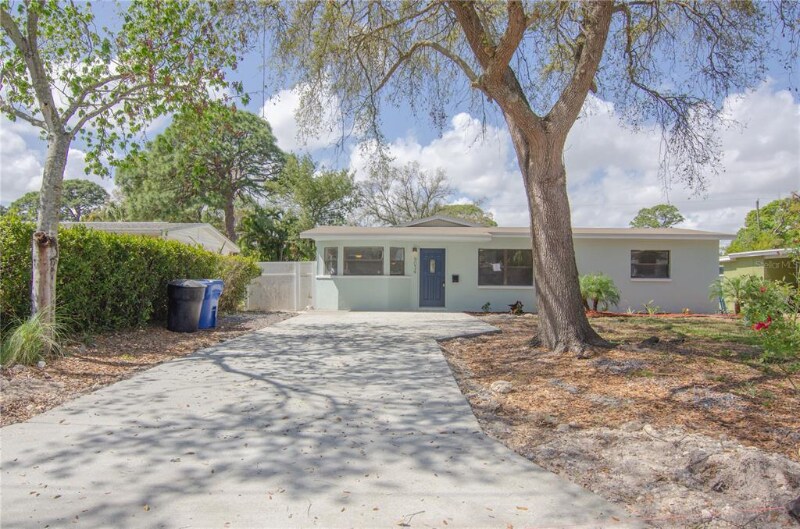 Foto principal - 9034 1st St N