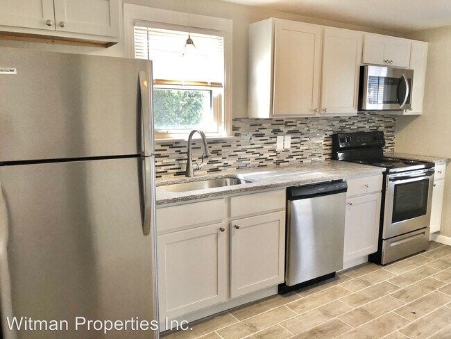 Building Photo - 3 br, 1 bath House - 118 Pilgrim Road