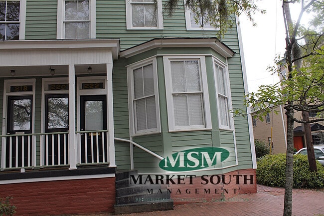 Building Photo - REMODELED CRAWFORD SQUARE CONDO