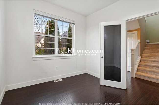 Building Photo - Spacious Three Bedroom Home in Arbor Lodge...