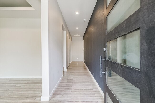 Foto del edificio - 711 W Clay St