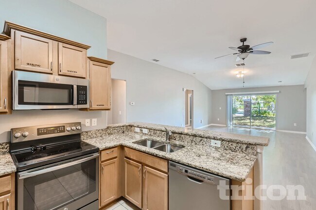 Building Photo - 364 Winthrop Dr