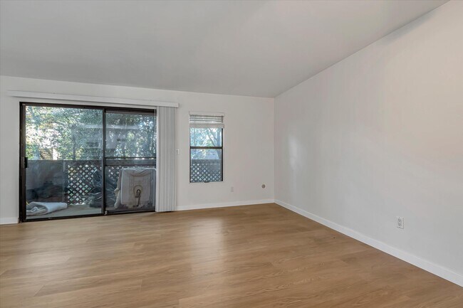 Building Photo - 7304 Corbin Ave