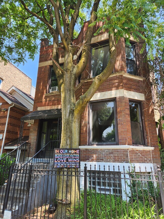 Foto del edificio - 2652 W Evergreen Ave