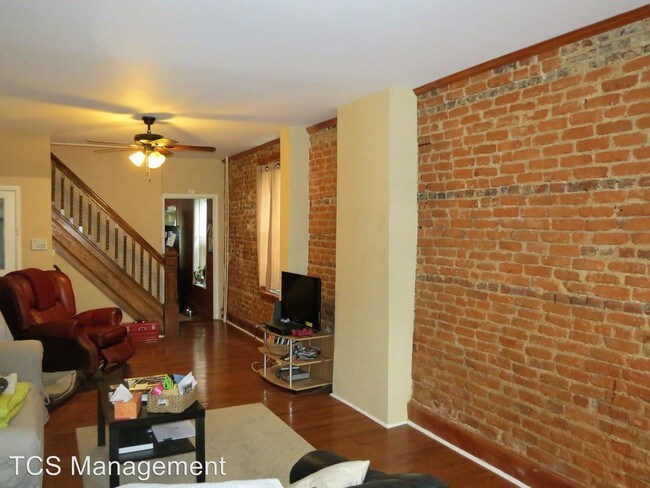 Building Photo - 243 Pensdale St