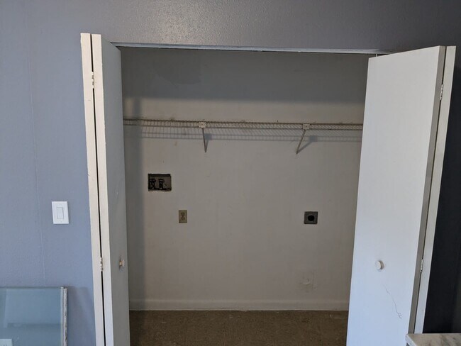 Building Photo - 3141 St Clair Ave