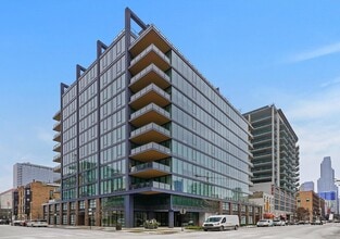 Building Photo - 366 W Superior St