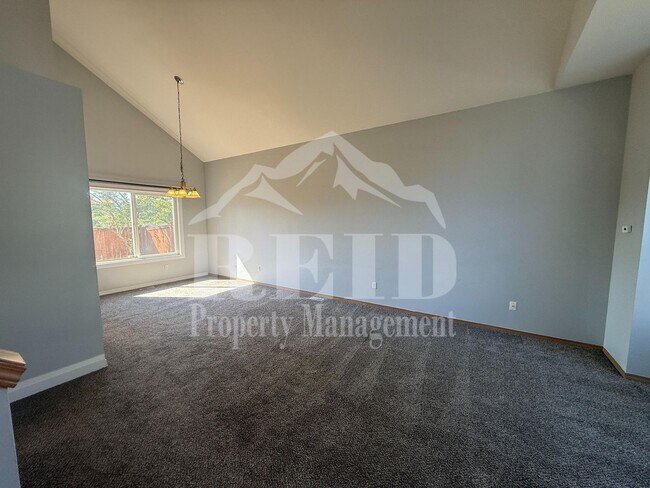 Foto del edificio - 6037 Sycamore Ln NE
