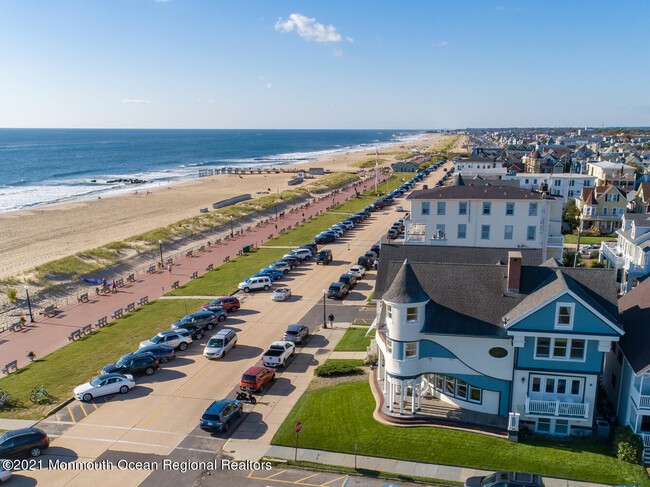 Building Photo - 2 Ocean Pathway