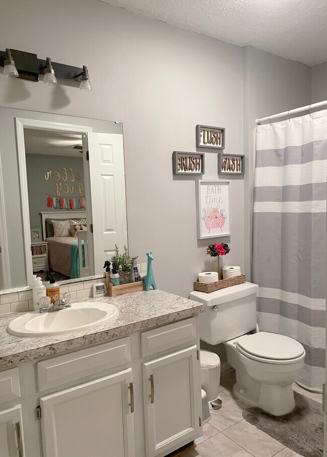 Bedroom B Bathroom - 122 W Victoria Ct