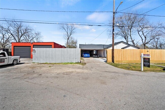 Building Photo - 8039 Miley St