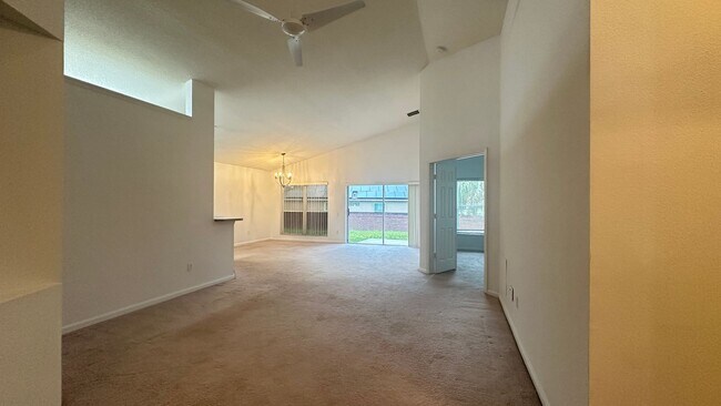 Foto del edificio - 1709 Pine Bay Dr