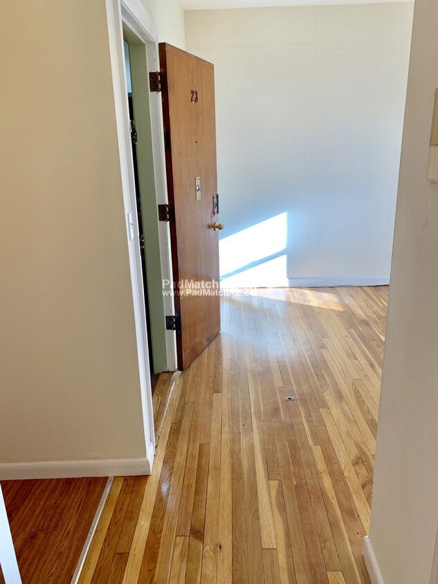 Foto principal - 172 N Beacon St