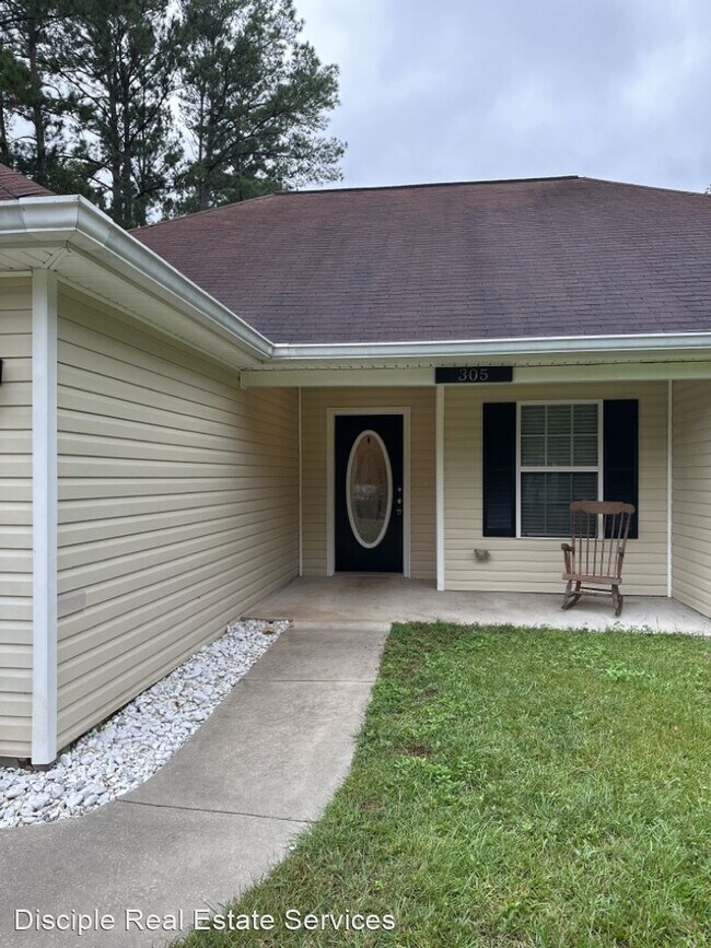 Foto del edificio - 3 br, 2 bath House - 305 Elm Road