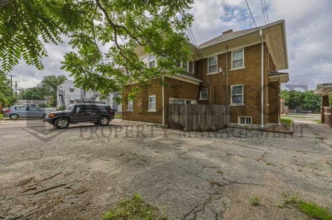 Building Photo - 3422 E Douglas Ave