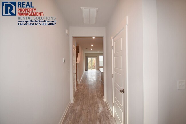Foto del edificio - Wonderful 3BR+Loft+garage townhome availab...